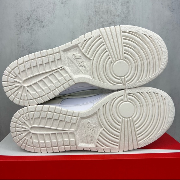 Women’s Nike Dunk Low 🥥 - Picture 15 of 16